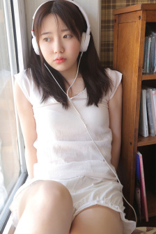 体育生GAY脱裤子自慰感受